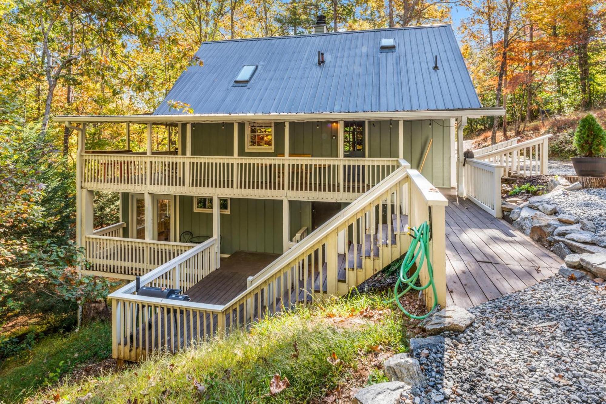 Cabin Fever - Hot Tub, Game Room, 3 King Beds Dahlonega Exterior photo